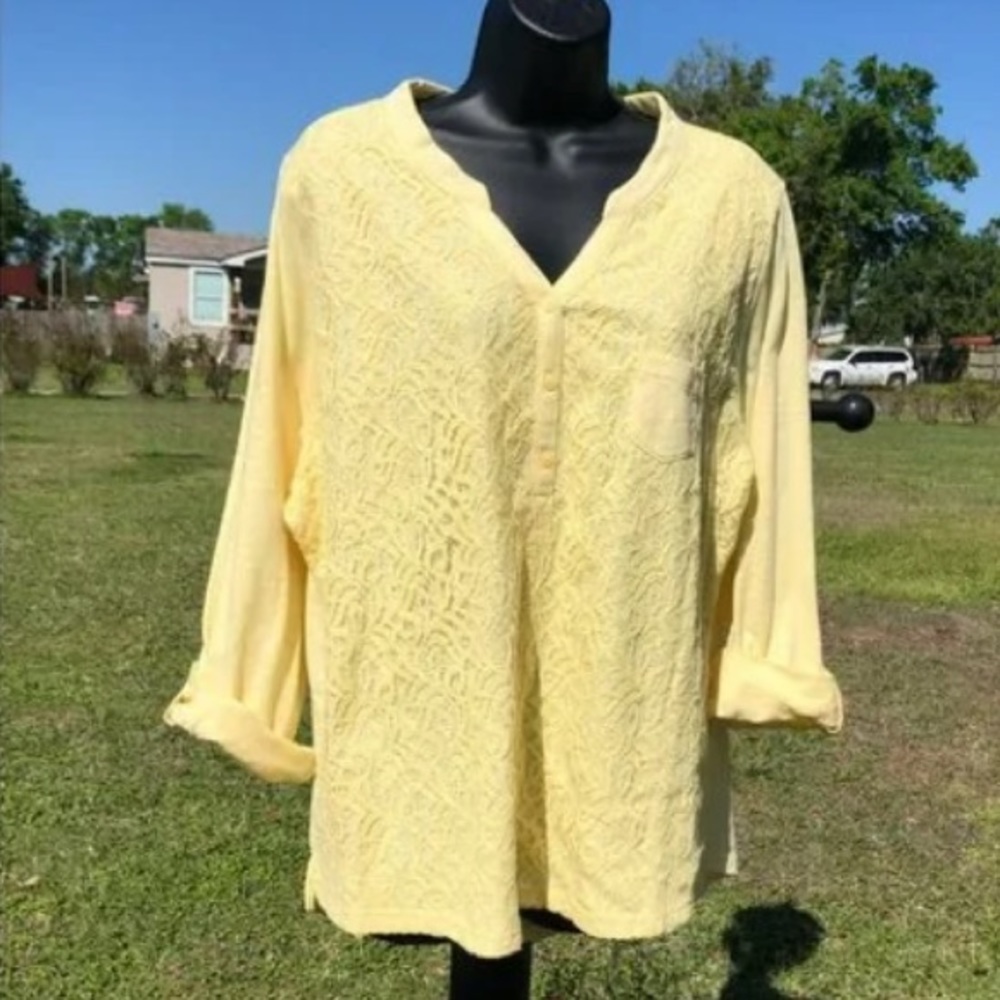 Nine West Cheery Yellow Lace Front Top